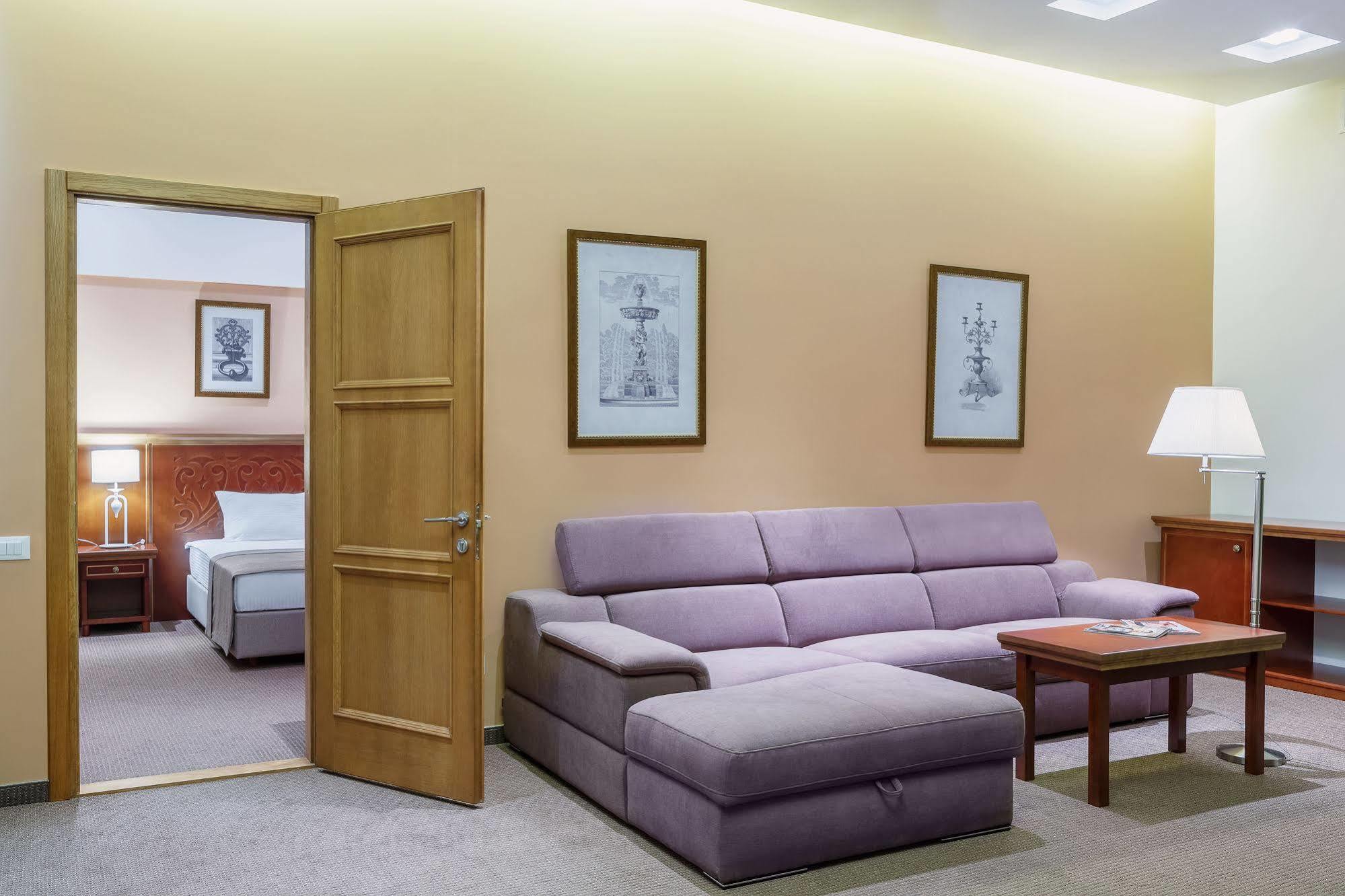 Alarus Luxe Hotel Οδησσός Εξωτερικό φωτογραφία