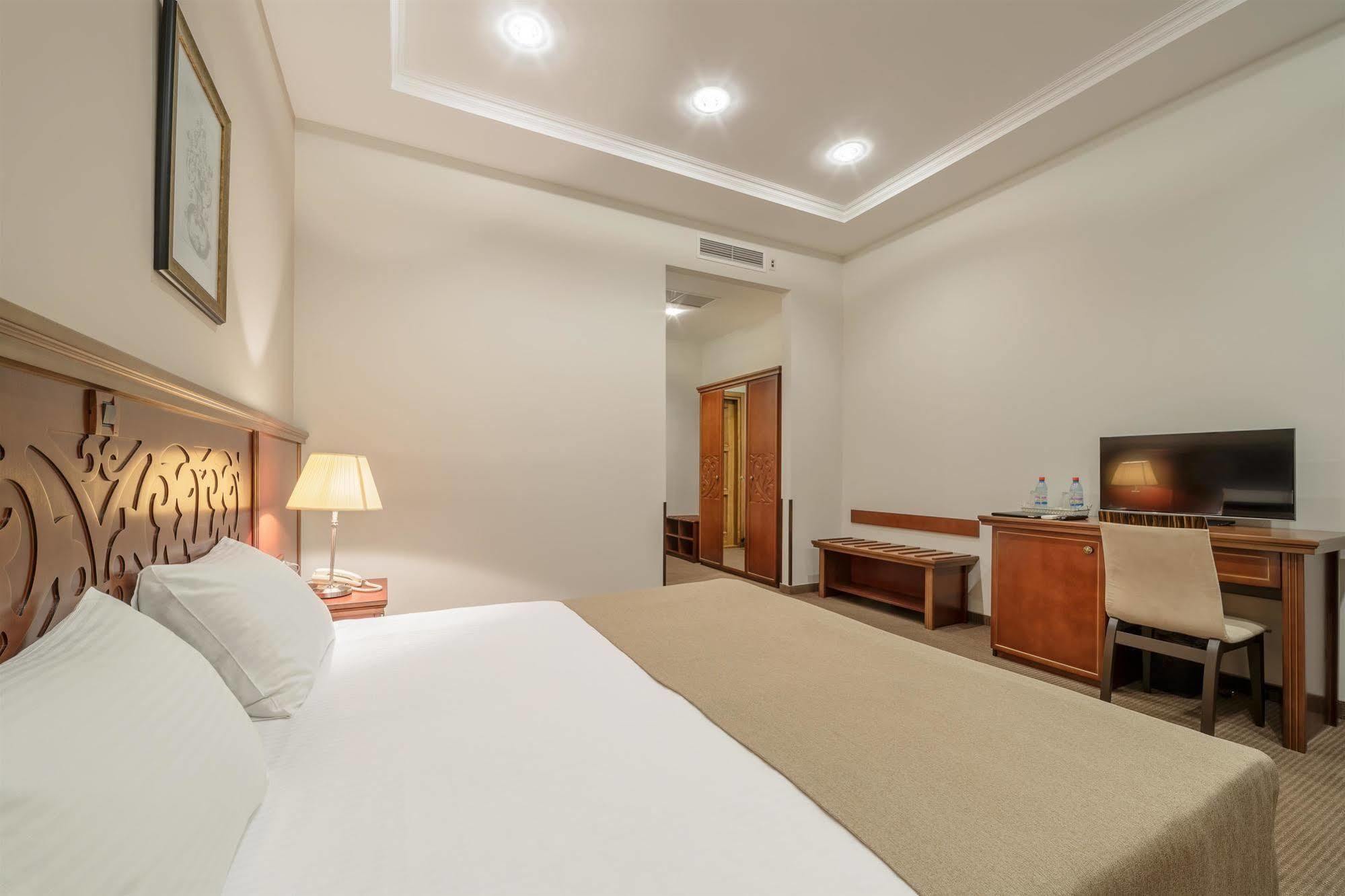 Alarus Luxe Hotel Οδησσός Εξωτερικό φωτογραφία