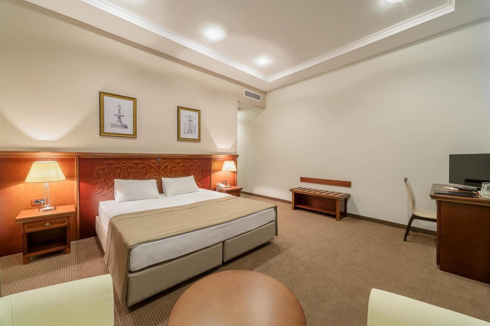 Alarus Luxe Hotel Οδησσός Εξωτερικό φωτογραφία